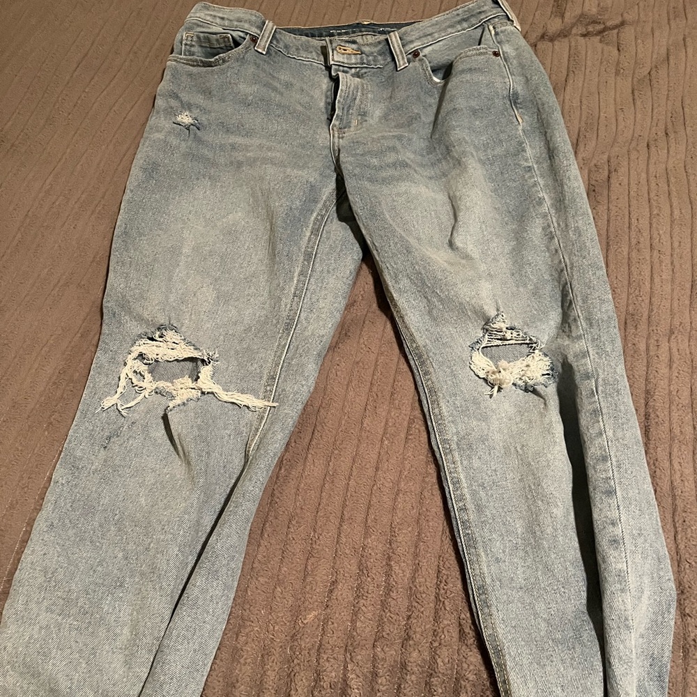 Never worn Women’s Old Navy Mid-Rise Boyfriend Jeans size 6